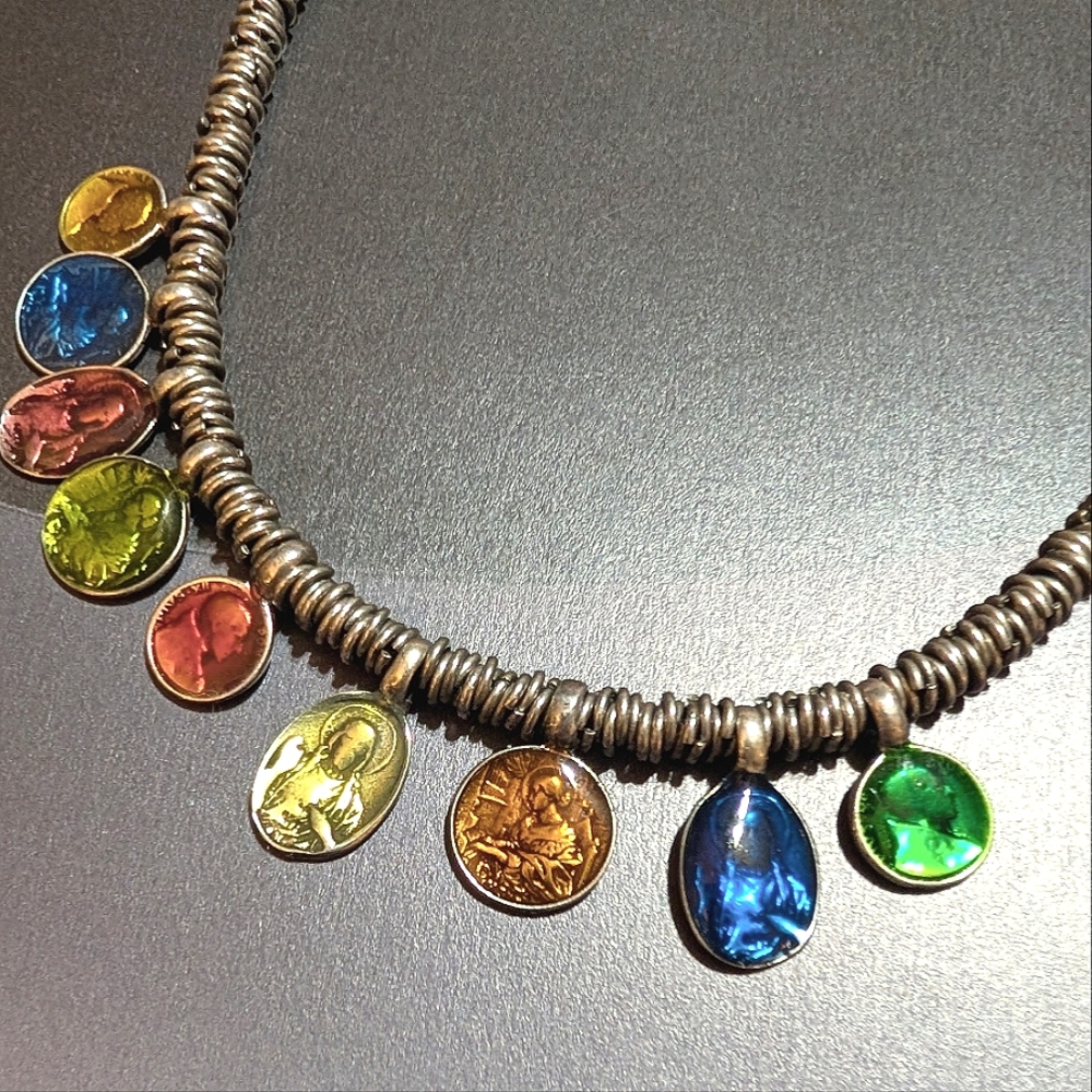 Uno de 50 Medallion Coin Reversible RETIRED Necklace - Picture 4 of 8